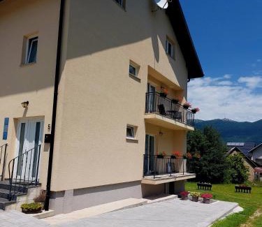 Korenica Casa | Katarica