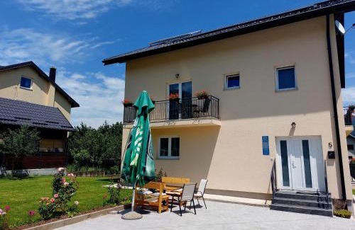 Korenica Casa | Katarica