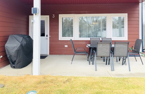Katepwa Beach Casa | KATEPWA LAKE-HOME AWAY FROM HOME (condo 3)