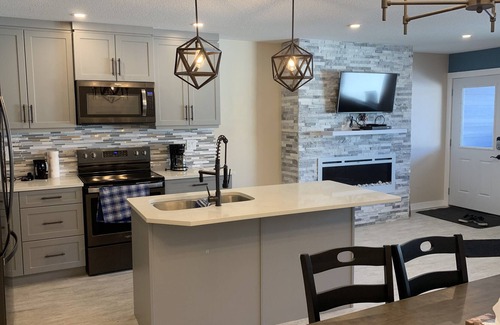 Katepwa Beach Casa | KATEPWA LAKE-HOME AWAY FROM HOME (condo 4)