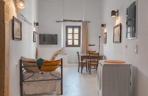 Naxos Apartamento | Katharsis Palace 15th Century Art Hotel at Naxos Old Town IV