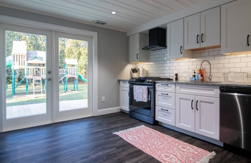 Newport East Casa | “Kathleen” Renovated 4 bed 2 bath Newport house