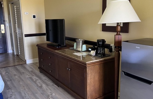 Hanamaulu Condominio | Kauai Beach Resort, Oceanview Room, Restaurants on Site, 4 Resort Pools jacuzzi