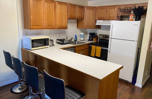 Nawiliwili Condominio | Kauai resort condo up to 6 . Near beach, restaurants and shops and town close