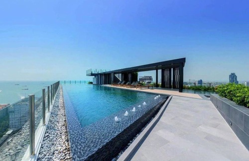 Pattaya Bay Apartamento | Kaws Theme - Luxury Seaview High Floor l Infinity Pool l Central Pattaya
