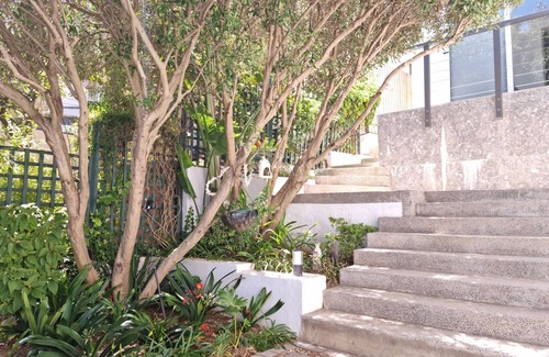 Gordons Bay Central Cabaña | Kaya Moya, Sleeps 2, Modern and central with sea view