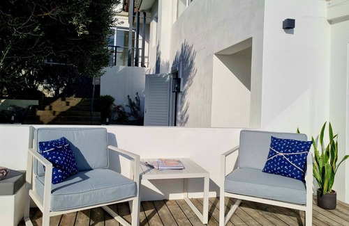 Gordons Bay Central Cabaña | Kaya Moya, Sleeps 2, Modern and central with sea view