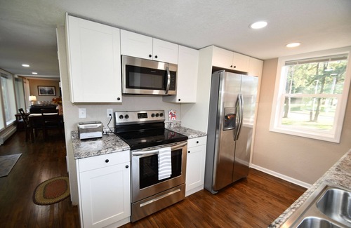 Lindstrom Casa | Kayaks - Firepit - Dock - Fishing & more!