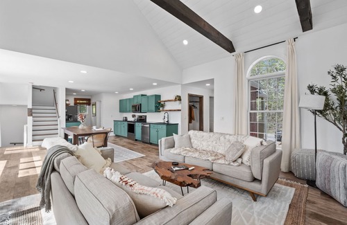 Winona Cabaña | Kayaks, kids secret room, fishing, fire pit, ev charger.