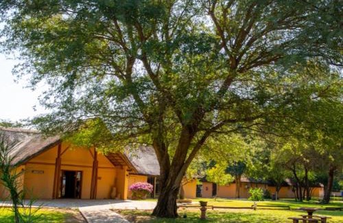 Ndiyona Cabina | Kayova River Lodge