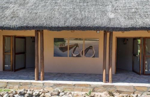 Ndiyona Cabina | Kayova River Lodge