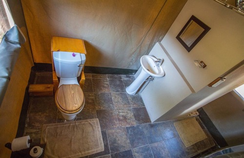 Ndiyona Cabina | Kayova River Lodge