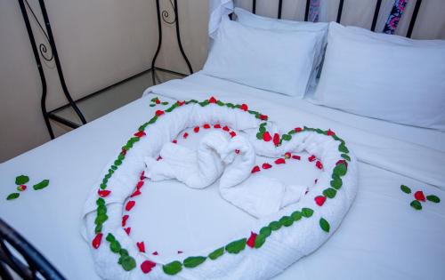 Msasani Cama Y Desayuno | KAYS LODGE