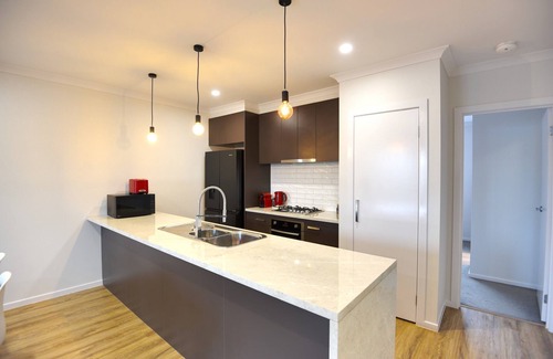 Canadian Casa | Kaythree - Perfect 3br townhouse close to the centre of Ballarat