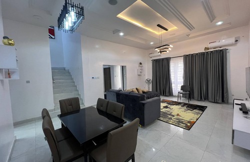 Ibadan Apartamento | KBAZZAPARTMENTS LUXURY SHORTLET APARTMENTS
