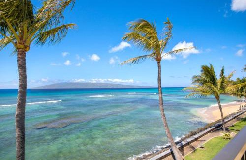 Honokowai Apartamento | KBM Resorts FREE CAR Lokelani Oceanfront 2-Bedroom Condo Recently Remodeled includes Beach Gear LOK-B203