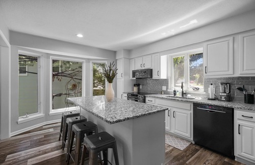 Kansas City Casa | KC Backyard Vacation