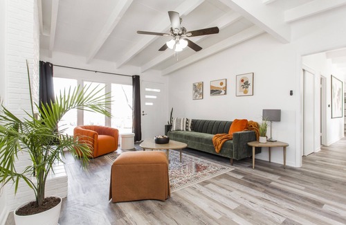 Kansas City Casa | KC Mid-Century Modern Charm