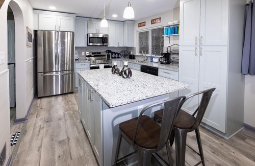 Kansas City Casa | 💎KCK Speedway Retreat❤️✧Whole House✧