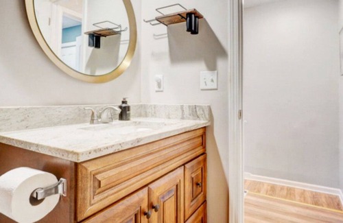 Shawnee Heights Casa | KContemporary Townhome
