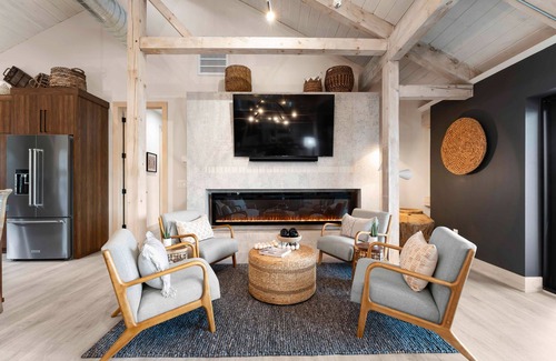 Mooresville Casa | Keenan Beach w/Beach, Heated Pool & Game Room
