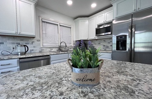 Bainbridge Casa | Keep it simple at this peaceful and centrally-located place.