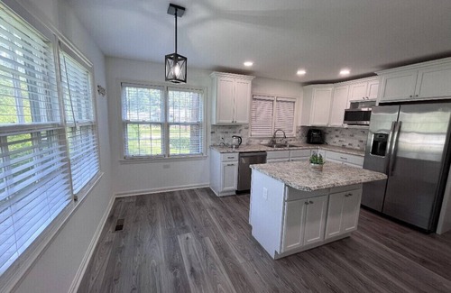 Bainbridge Casa | Keep it simple at this peaceful and centrally-located place.