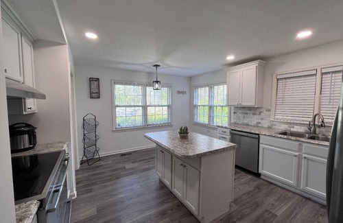 Bainbridge Casa | Keep it simple at this peaceful and centrally-located place.