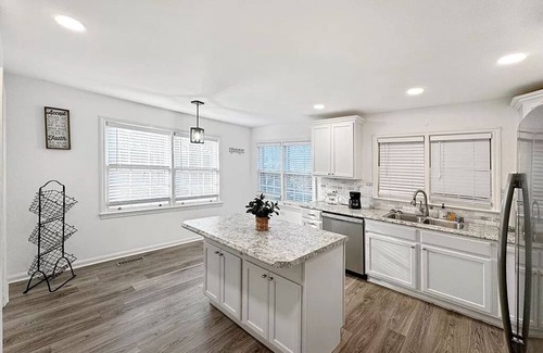 Bainbridge Casa | Keep it simple at this peaceful and centrally-located place.