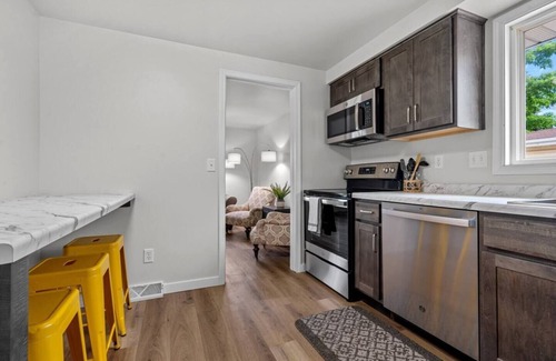 De Pere Casa | Keep it simple at this peaceful and ceCentrally Located in the heart of E Depere