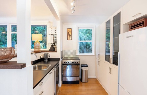 Tutukaka Casa | KEEPIN' IT COASTAL - TUTUKAKA HOLIDAY HOME, pet friendly in Tutukaka