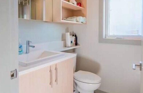 Rutland Apartamento | Kelowna Studio Near Restaurants and Grocery