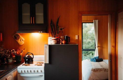 White Beach Casa | Kelp Cabin intimate, calm and restful