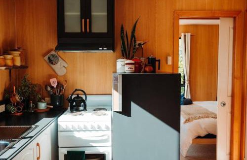 White Beach Casa | Kelp Cabin intimate, calm and restful