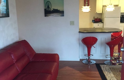 Erie Cabaña | Kelso Woods with private beach access!
