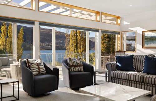 Kelvin Heights Casa | Kelvin Heights Retreat Lake Views BBQ Fireplace