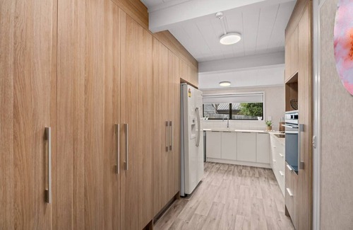 Kelvin Heights Casa | Kelvin Heights Rustic Hideaway, 3 Bedrooms, Lakeview