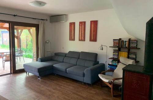 Szarvas Apartamento | Kemencés Házikó