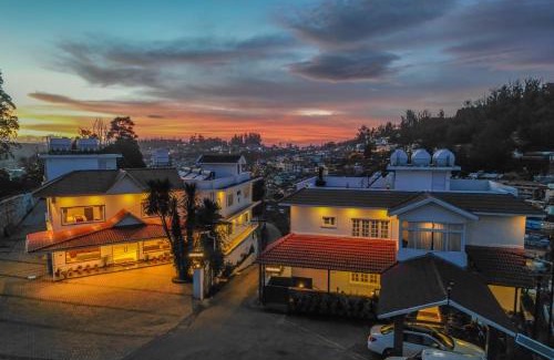 Kandal Complejo | Kemp Caves Ooty Resort by VOYE HOMES - Premium Resort Stay in Ooty Town with Amazing View and Aminities