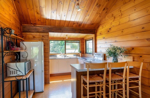 Surfdale Casa | Kennedy Point Guest House - Stay Waiheke