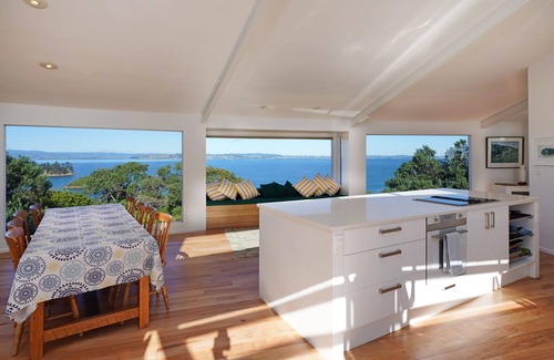 Surfdale Casa | Kennedy Point Hilltop House - Stay Waiheke