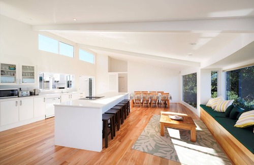 Surfdale Casa | Kennedy Point Hilltop House - Stay Waiheke