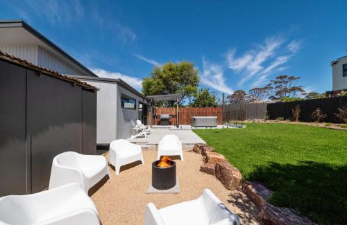 Rosebud Casa | Kennington Beach Getaway with Spa
