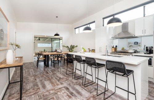 Rosebud Casa | Kennington Beach Getaway with Spa