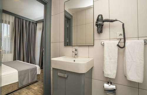 Avlana Hotel | Kensington Kerdime Beach Hotel