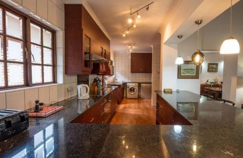 White River Casa | Kensington Lodge Golf Estate Villa - 17 Pinehurst Drive