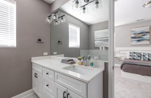 Woodlawn Casa | Kenwood Apartments, Downtown Hyde Park