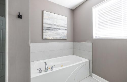 Woodlawn Casa | Kenwood Apartments, Downtown Hyde Park