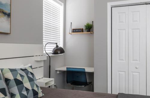 Woodlawn Casa | Kenwood Apartments, Downtown Hyde Park