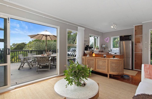 Matapouri Casa | Kereru Cottage - Matapouri Holiday Home